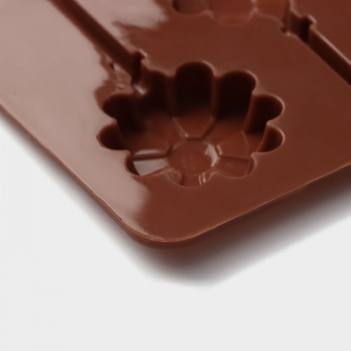 Форма силиконовая для леденцов Доляна «Ромашка», 9,5×24×1 см, 6 ячеек (d=3,8 см), с палочками, цвет МИКС Доляна