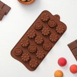 Форма силиконовая для шоколада Доляна «Ассорти», 22×10,5×1,5 см, 15 ячеек (d=2,7 см), цвет коричневый