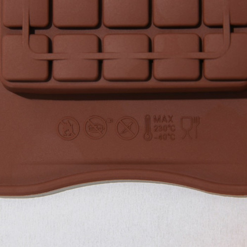 Форма для шоколада Доляна «Мини-десерт», 22×11×1 см, 3 ячейки (5×7,5×1,3 см), цвет коричневый Доляна