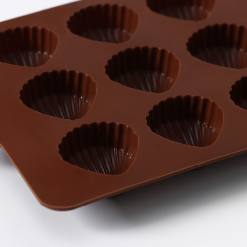 Форма для шоколада Доляна «Ракушки», 20,5×10,5 см, 15 ячеек (2,7×2,4 см), цвет коричневый Доляна