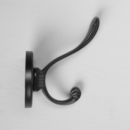Крючок мебельный KMC006BL CAPPIO, двухрожковый, цвет черный CAPPIO