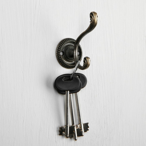 Крючок мебельный KM212AB, двухрожковый, цвет бронза ТУНДРА