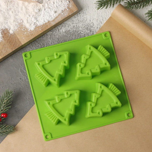 Форма силиконовая для выпечки Доляна «Новый год. Ёлочки», 18×18 см, 4 ячейки, цвет зелёный Доляна