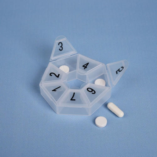 Таблетница «Цифры», 7,5 × 7,5 × 1,7 см, 7 секций, цвет белый ONLITOP