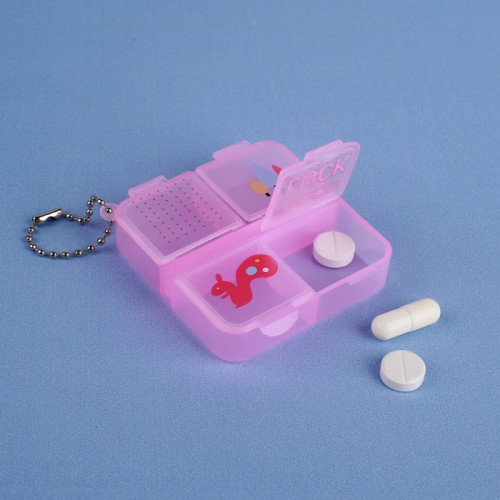 Таблетница «GOOD LUCK», с цепочкой, 6,5 × 6 × 1,5 см, 4 секции, цвет МИКС ONLITOP