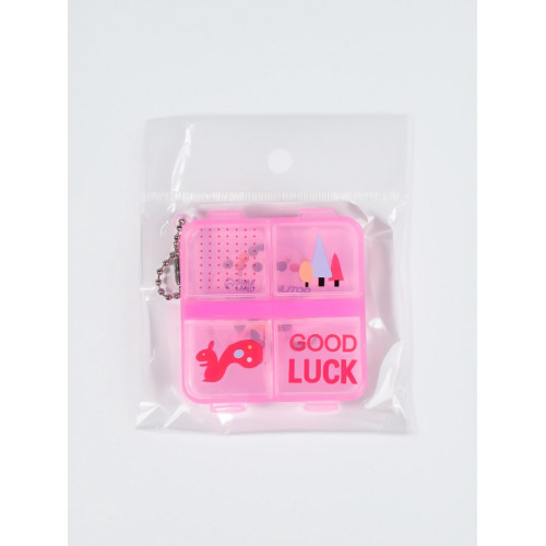 Таблетница «GOOD LUCK», с цепочкой, 6,5 × 6 × 1,5 см, 4 секции, цвет МИКС ONLITOP