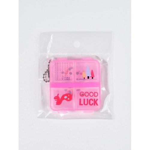 Таблетница «GOOD LUCK», с цепочкой, 6,5 × 6 × 1,5 см, 4 секции, цвет МИКС ONLITOP